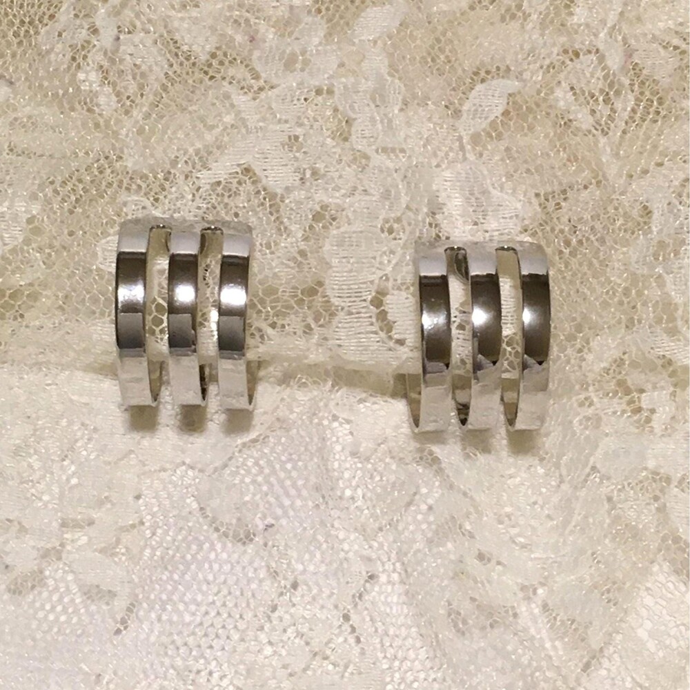 Vintage Sarah Coventry Mid Century Mod Hoop Clip On Earrings Silver Tone